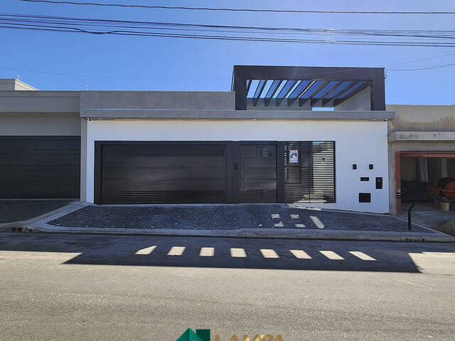 #664 - Casa para Venda em Monte Alto - SP