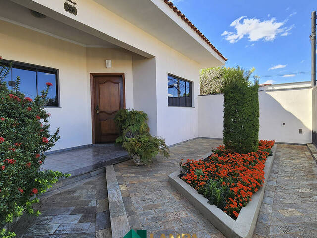 #688 - Casa para Venda em Monte Alto - SP