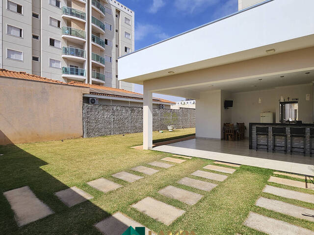 #711 - Casa para Venda em Monte Alto - SP