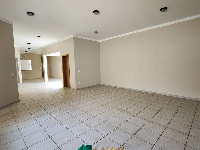 Casa para Venda em Monte Alto - 2