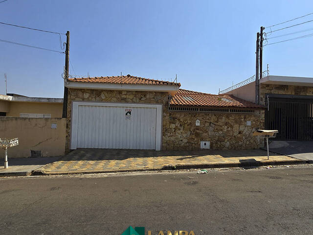 #922 - Casa para Venda em Monte Alto - SP