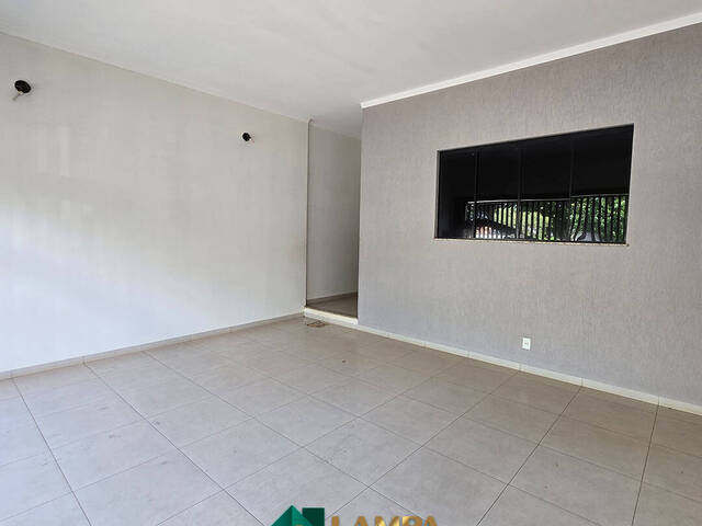 #1048 - Casa para Venda em Monte Alto - SP - 3