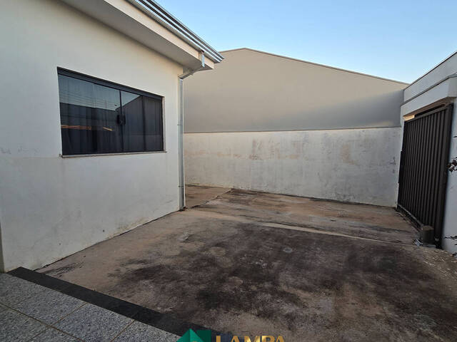 #1053 - Casa para Venda em Monte Alto - SP - 3