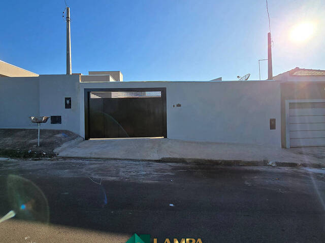 #1063 - Casa para Venda em Monte Alto - SP - 1