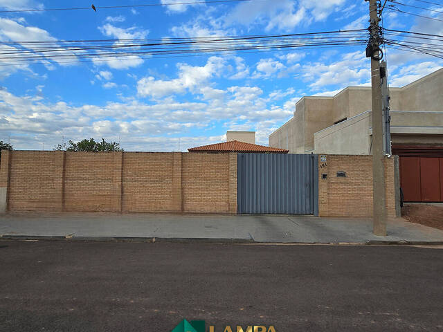 #1069 - Casa para Venda em Monte Alto - SP - 1
