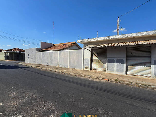 #1070 - Casa para Venda em Monte Alto - SP - 3