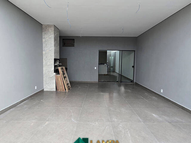 #1075 - Casa para Venda em Monte Alto - SP - 2