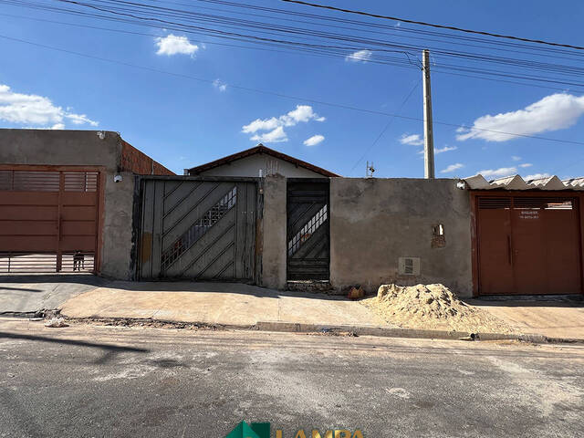 #1085 - Casa para Venda em Monte Alto - SP - 1