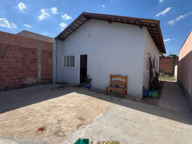#1085 - Casa para Venda em Monte Alto - SP - 3