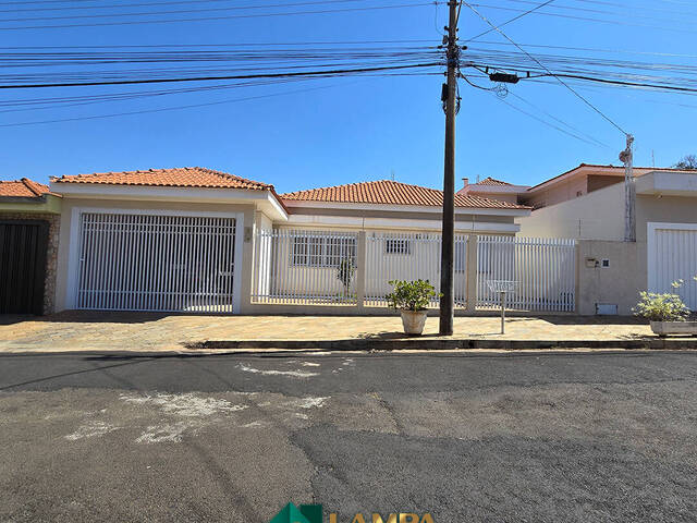 #1096 - Casa para Venda em Monte Alto - SP - 1