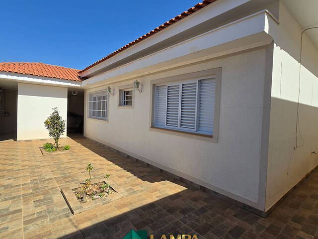 #1096 - Casa para Venda em Monte Alto - SP - 3