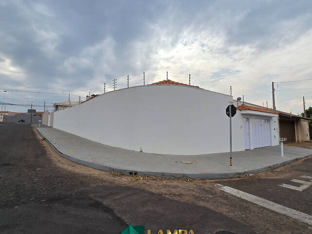 #1106 - Casa para Venda em Monte Alto - SP - 2