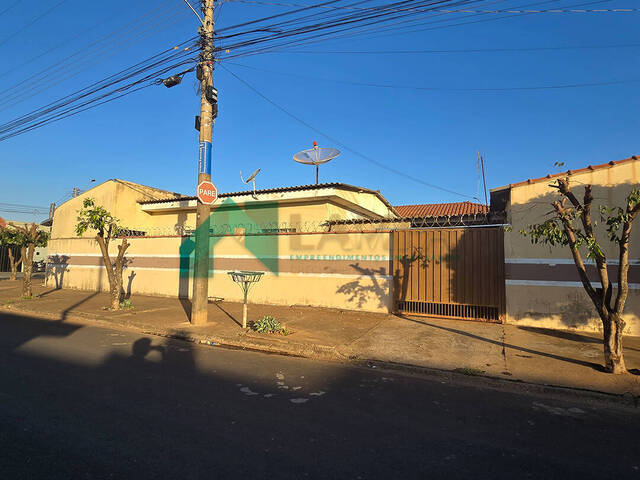#1110 - Casa para Venda em Monte Alto - SP - 3