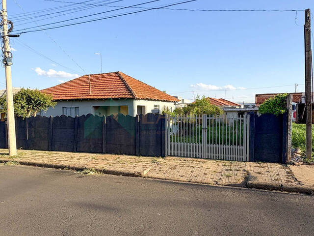 #1132 - Casa para Venda em Monte Alto - SP - 1