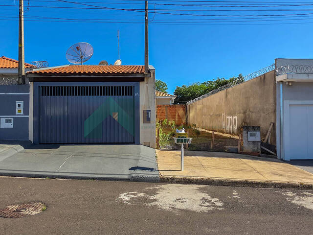 #1143 - Casa para Venda em Monte Alto - SP - 1