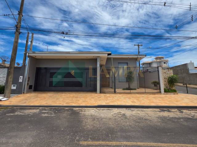 #789 - Casa para Venda em Monte Alto - SP