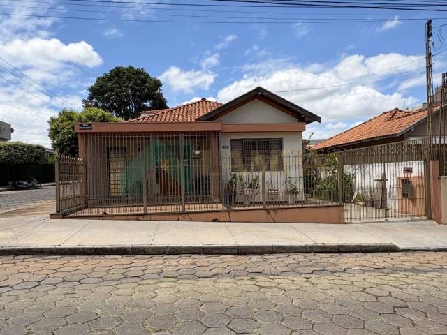 #1175 - Casa para Venda em Monte Alto - SP - 1