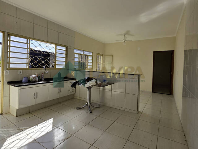 Casa para Venda em Monte Alto - 4