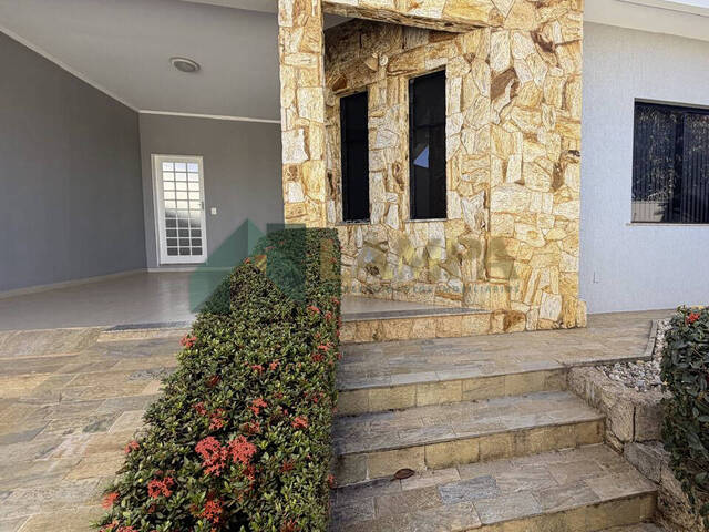 Casa para Venda em Monte Alto - 2