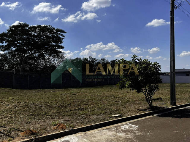 Venda em Residencial Santa Clara - Monte Alto