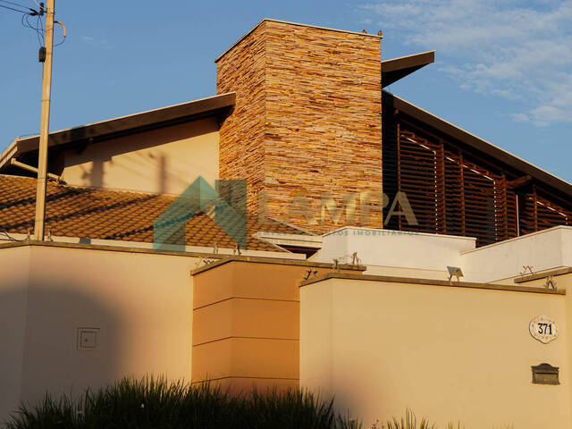 Casa para Venda em Monte Alto - 2