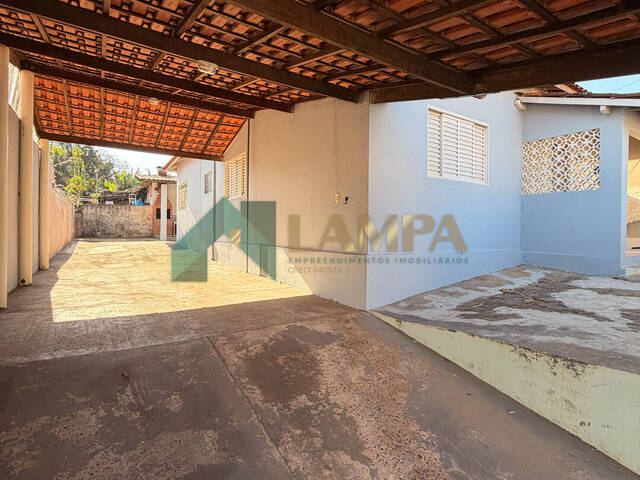 #1305 - Casa para Venda em Monte Alto - SP - 2